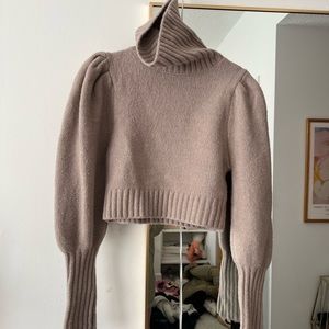 Puffed sleeve turtle neck sweater